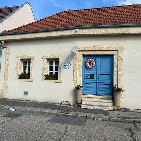 MonPe apartmánik s atmosférou Komárno Extérieur photo