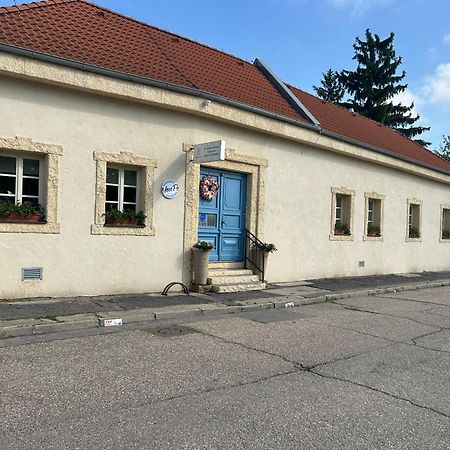 MonPe apartmánik s atmosférou Komárno Extérieur photo