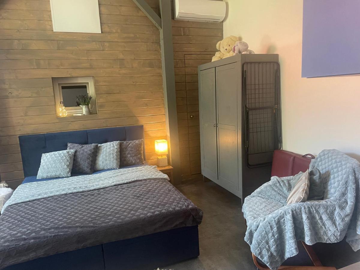 MonPe apartmánik s atmosférou Komárno Extérieur photo
