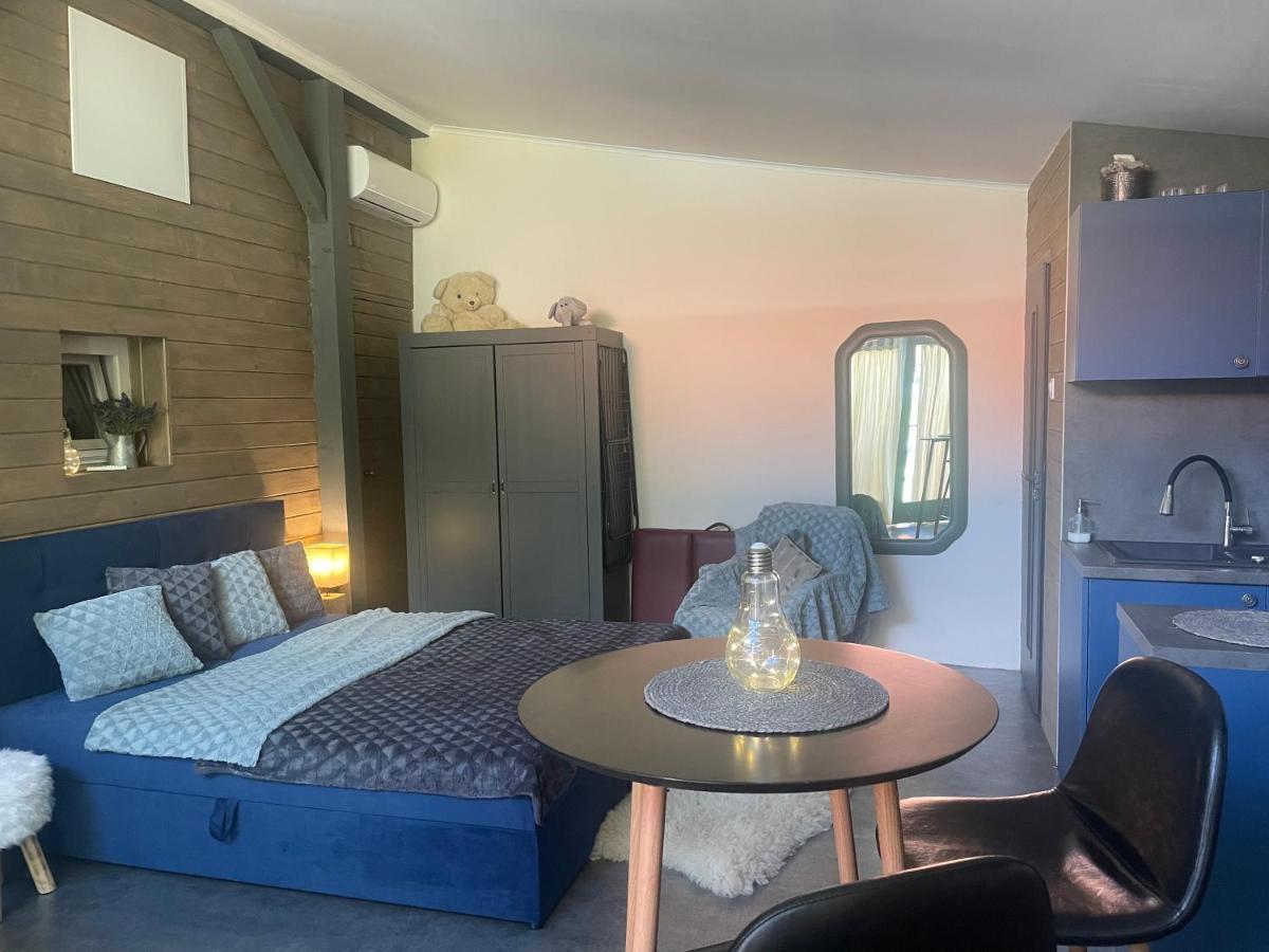 MonPe apartmánik s atmosférou Komárno Extérieur photo
