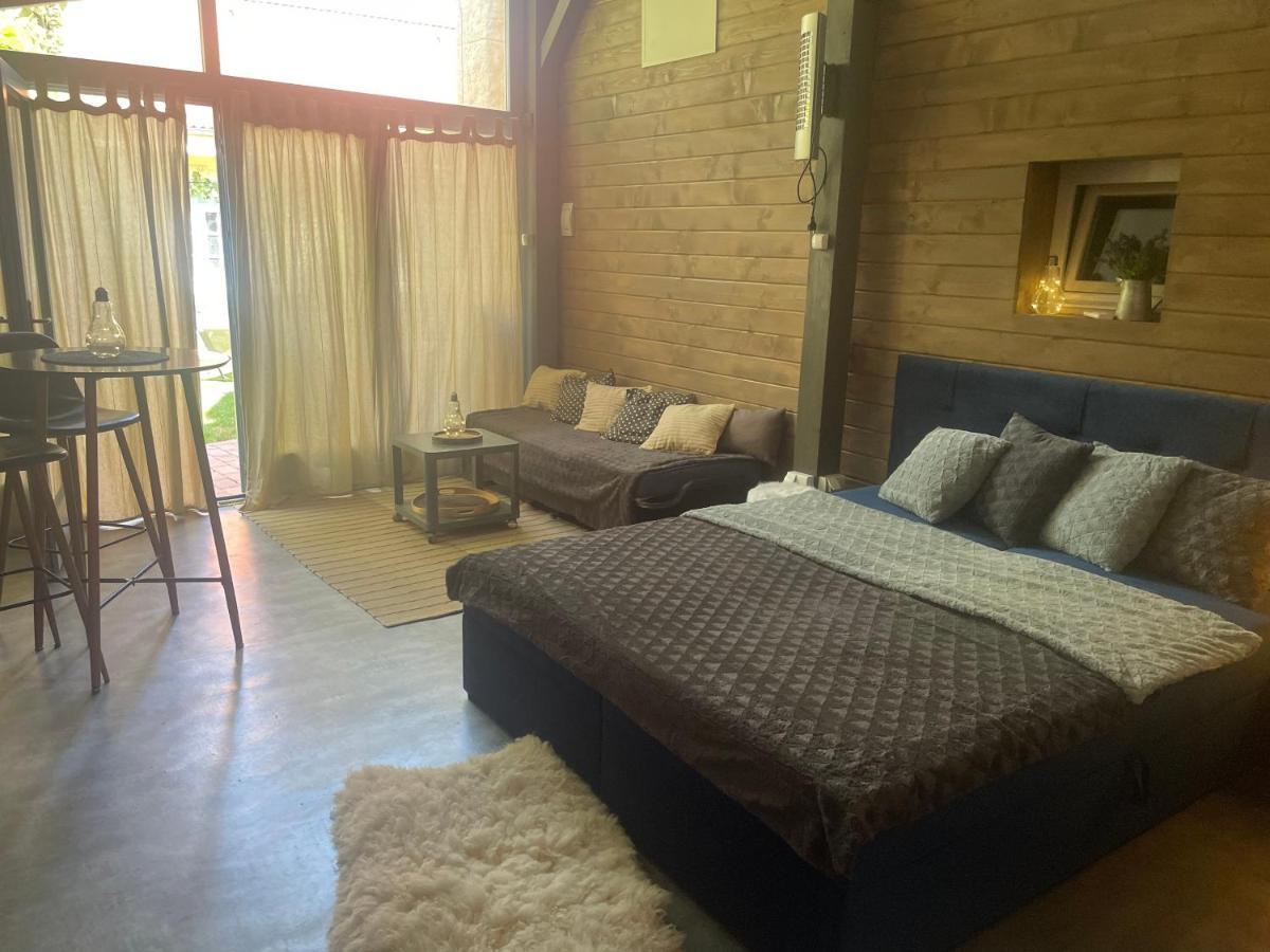 MonPe apartmánik s atmosférou Komárno Extérieur photo