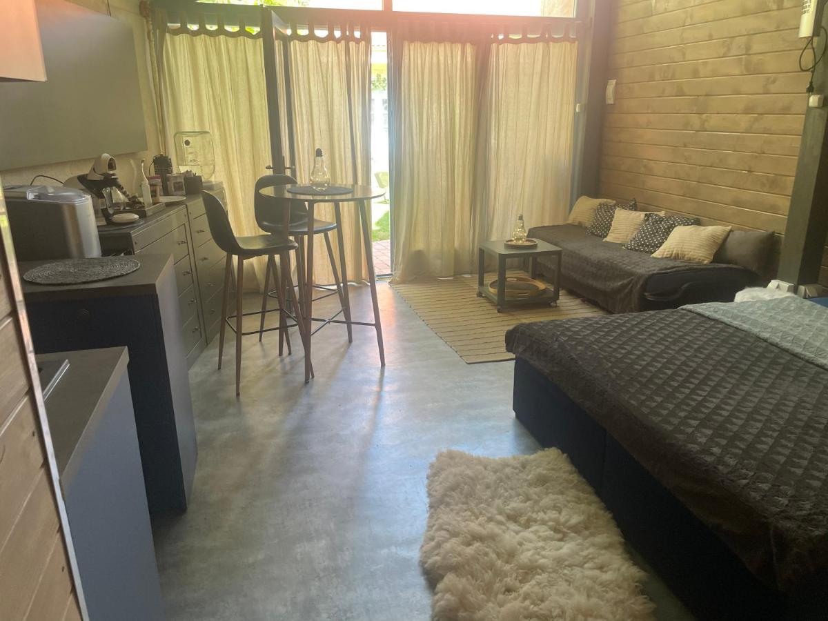 MonPe apartmánik s atmosférou Komárno Extérieur photo