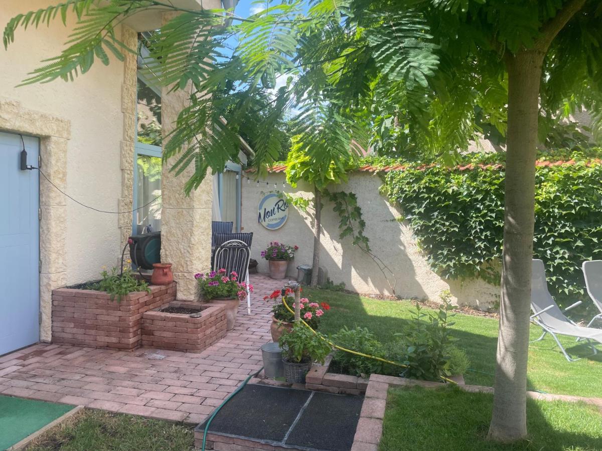 MonPe apartmánik s atmosférou Komárno Extérieur photo