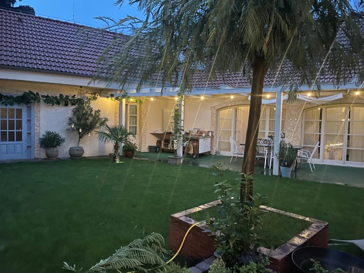 MonPe apartmánik s atmosférou Komárno Extérieur photo